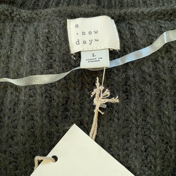 NWT Ruffle Collared Sweater - Picture 3 of 5